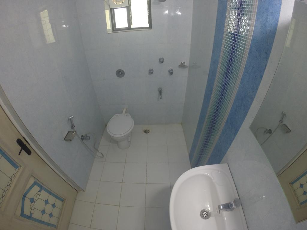 קולבה Ocean Crest Hotel מראה חיצוני תמונה