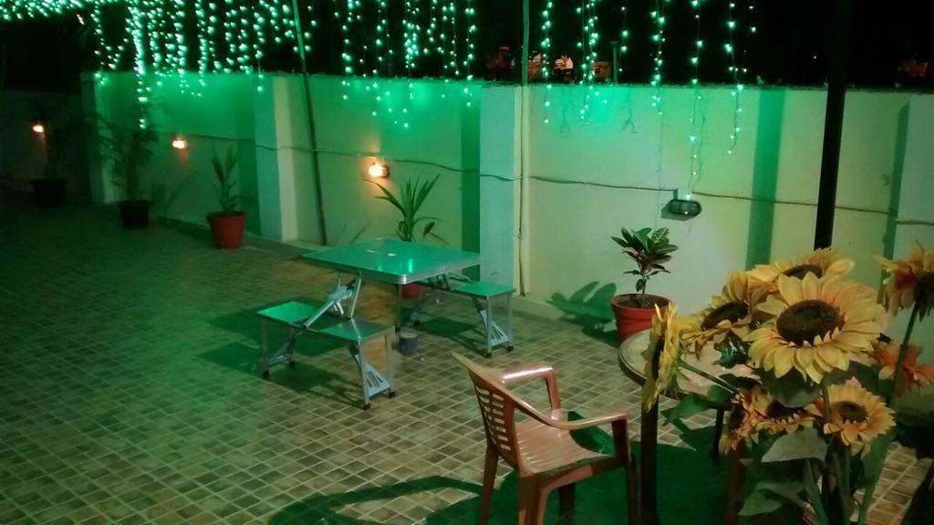 קולבה Ocean Crest Hotel מראה חיצוני תמונה