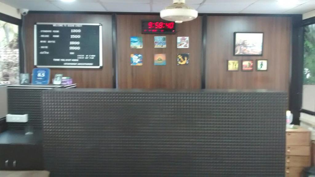קולבה Ocean Crest Hotel מראה חיצוני תמונה