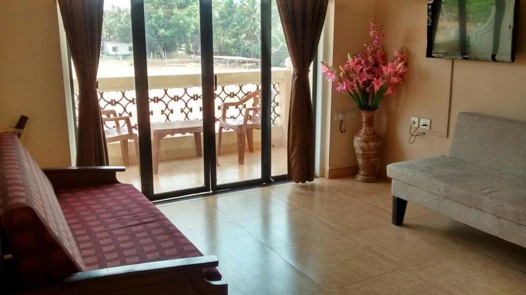 קולבה Ocean Crest Hotel מראה חיצוני תמונה