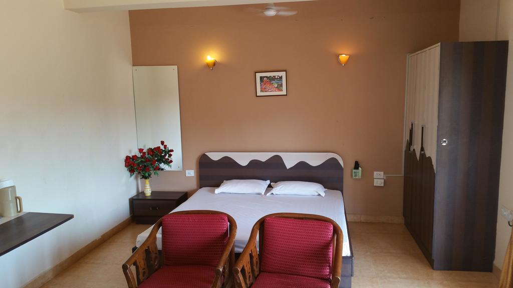 קולבה Ocean Crest Hotel מראה חיצוני תמונה