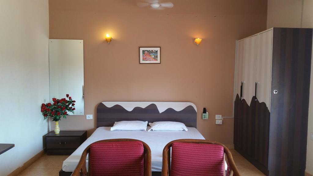 קולבה Ocean Crest Hotel מראה חיצוני תמונה